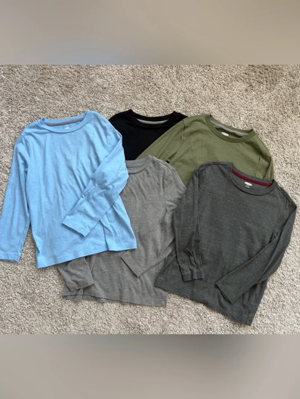 Old Navy Kids Long-Sleeve Tees - Light Blue, Olive, Gray, Black. Size 6/7